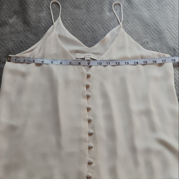 LOFT, Closed, Officewear, Workwear, thin straps, V-neckline, button closure Top - Picture 10 of 10